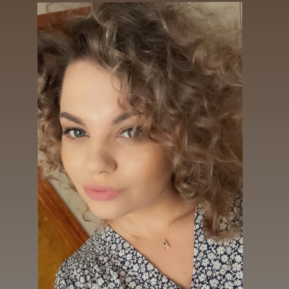 Meet your Posher, Azemina